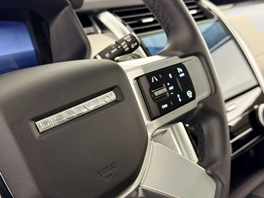 Used 2025 Land Rover Discovery S AWD/4WD image 19