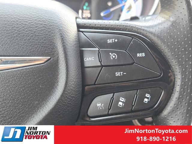 Used 2021 Chrysler Pacifica Limited w/ Premium & Safety Sphere Group FWD image 31