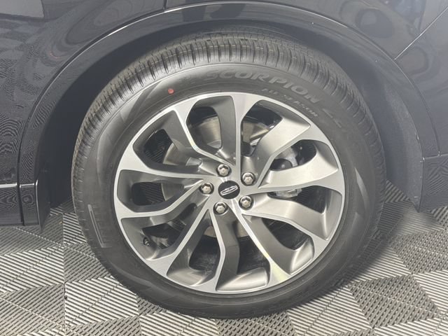 New 2026 Lincoln Aviator 2WD w/ Jet Appearance Package image 21