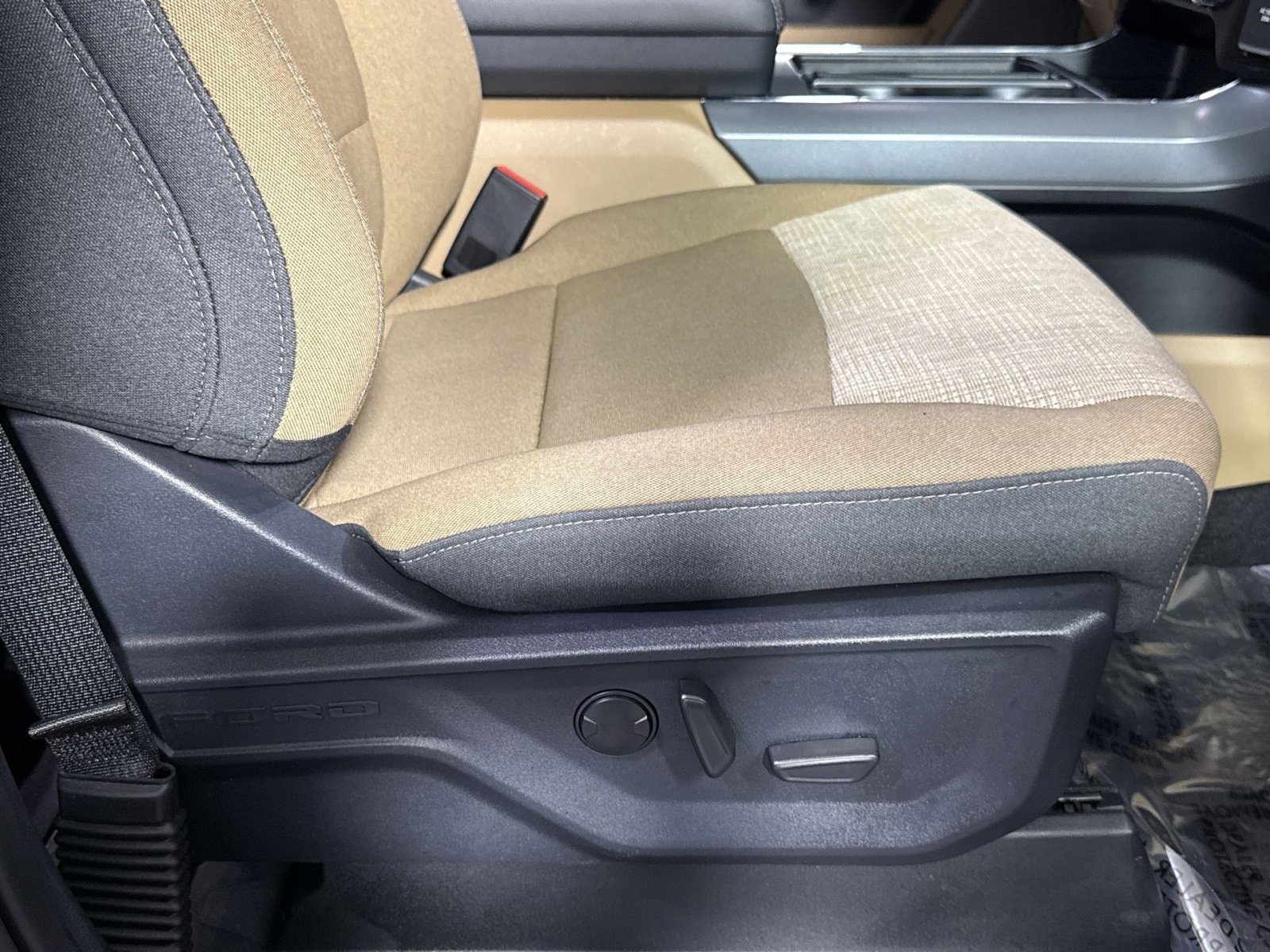 Used 2023 Ford F150 XLT w/ Equipment Group 302A High image 38