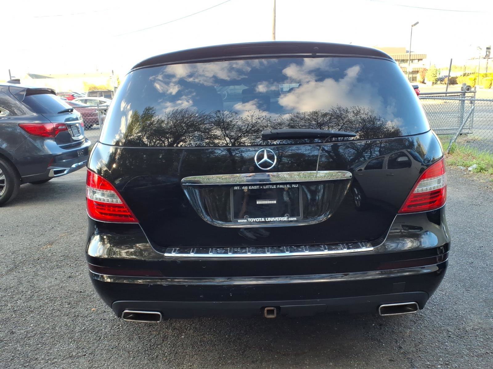 Used 2012 Mercedes-Benz R 350 4MATIC image 5