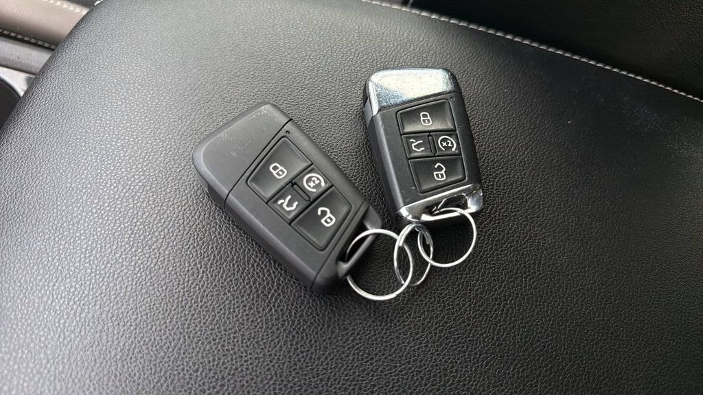 Used 2021 Volkswagen Atlas SEL AWD/4WD image 38