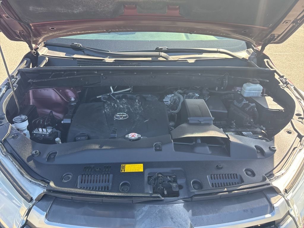 Used 2019 Toyota Highlander XLE FWD image 37