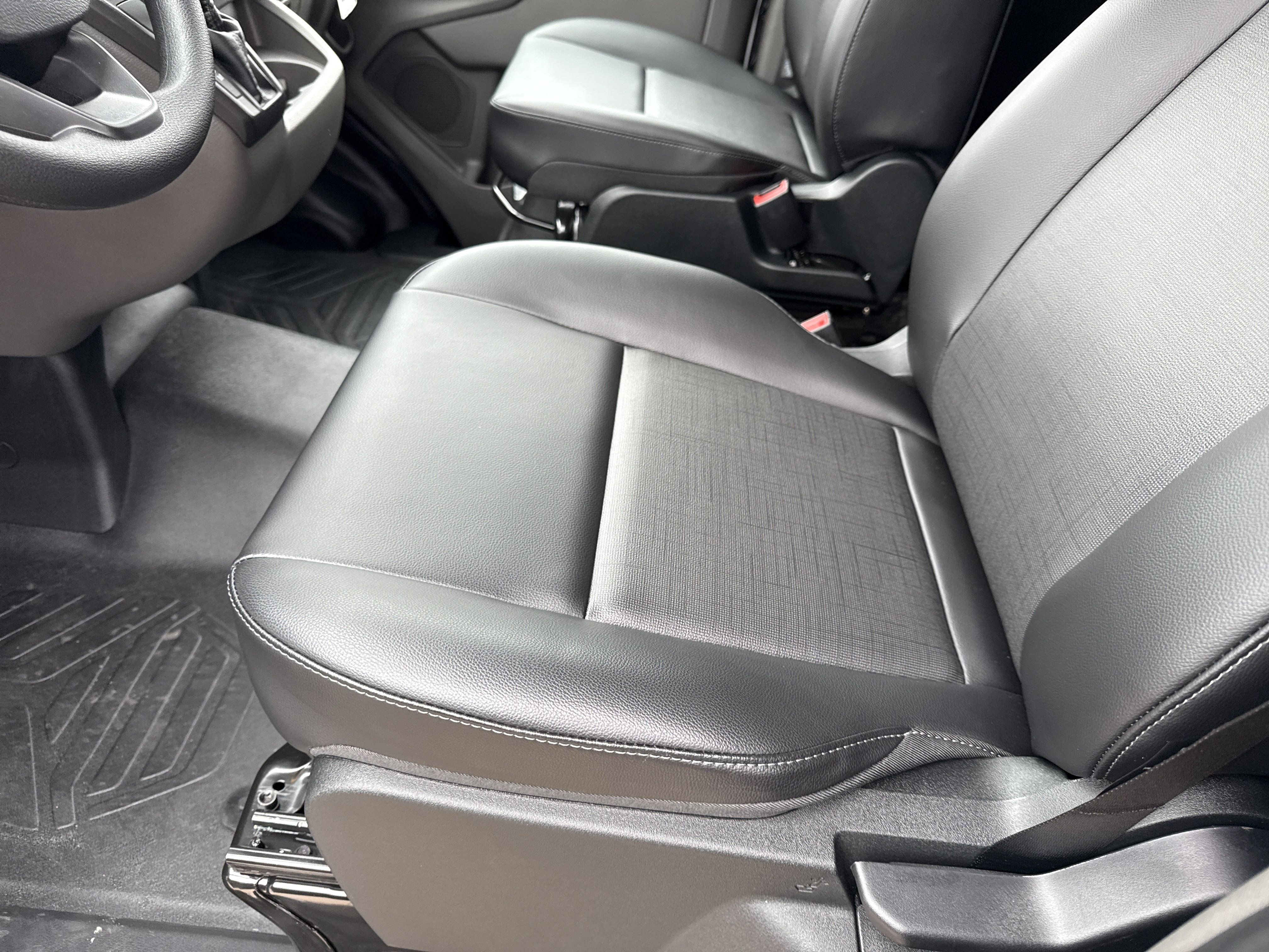 New 2025 Ford Transit 250 148 Medium Roof w/ Load Area Protection Package image 15