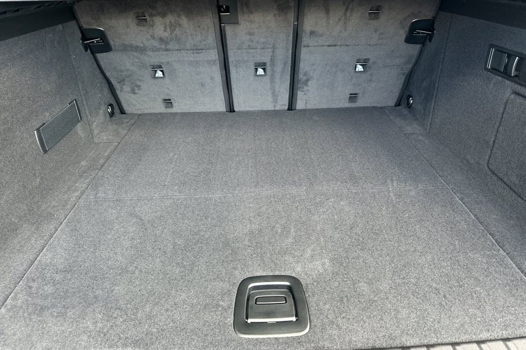 New 2026 BMW iX xDrive60 w/ M Sport Package image 16