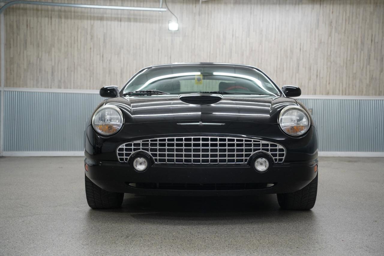 Used 2002 Ford Thunderbird image 2