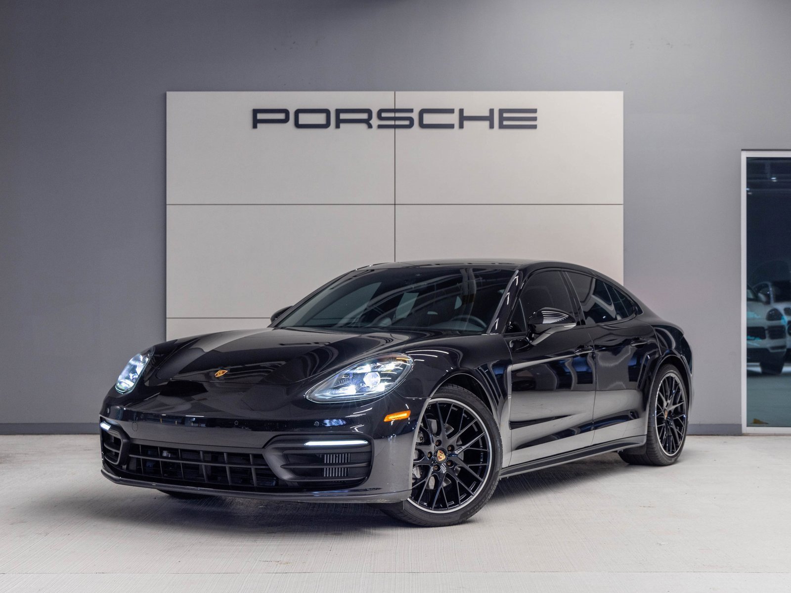 Used 2022 Porsche Panamera Platinum Edition