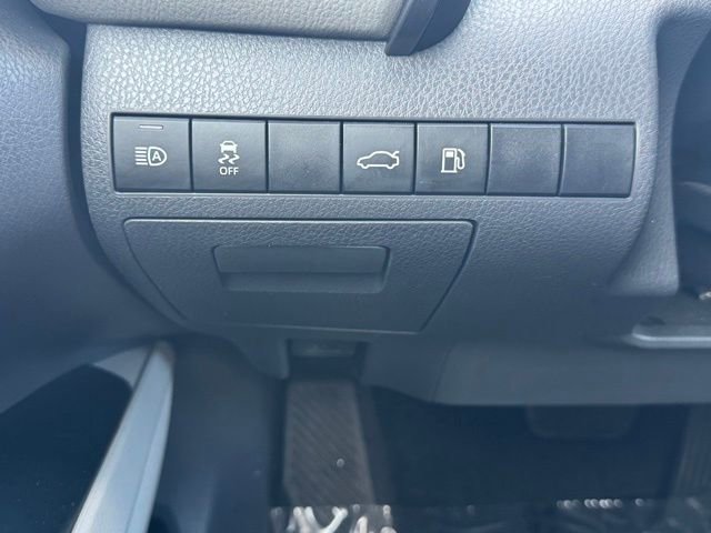 Certified 2018 Toyota Camry SE image 30