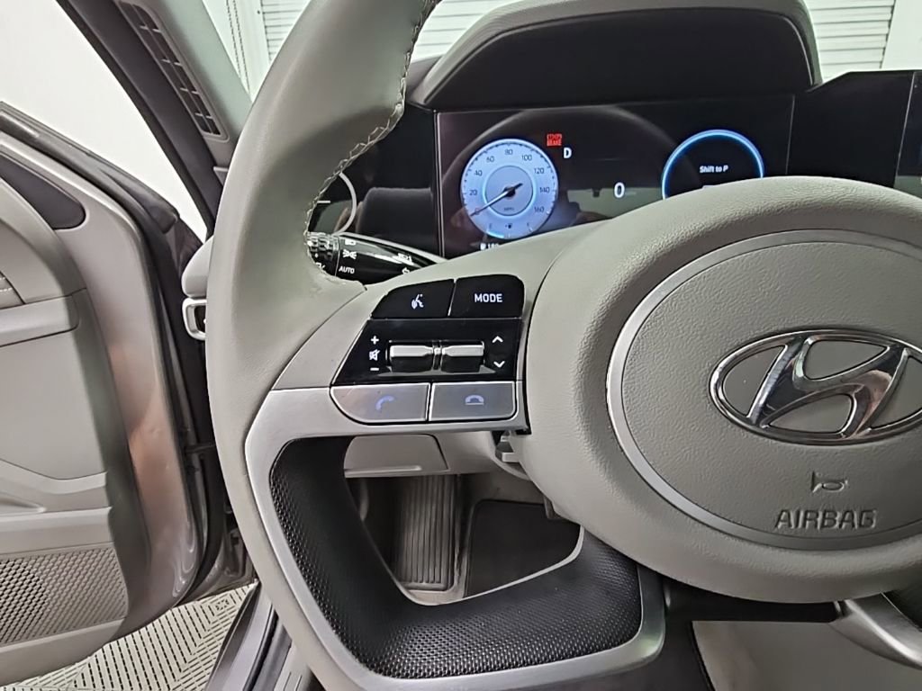 Used 2023 Hyundai Elantra SEL w/ Convenience Package FWD image 24