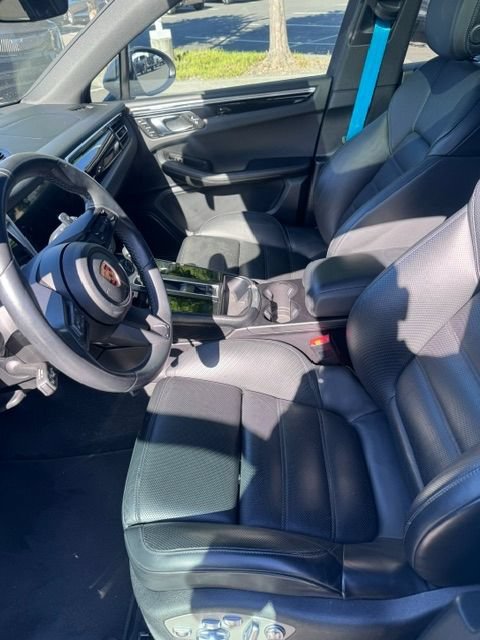Used 2023 Porsche Macan AWD/4WD image 9
