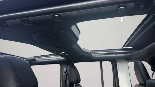 Used 2021 Jeep Wrangler Unlimited Rubicon AWD/4WD image 9