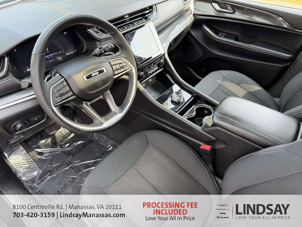 Used 2023 Jeep Grand Cherokee Laredo w/ Luxury Tech Group I AWD/4WD image 20