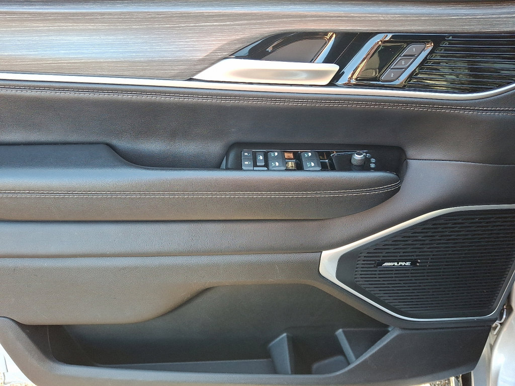 Used 2024 Jeep Wagoneer Series III image 23