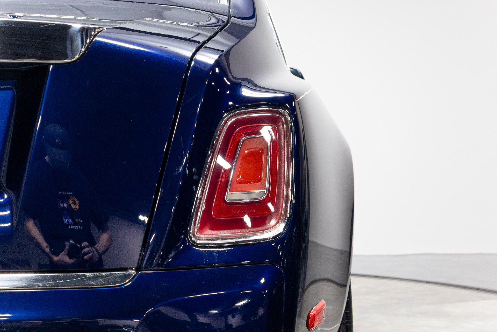 Used 2021 Rolls-Royce Phantom Sedan RWD image 74