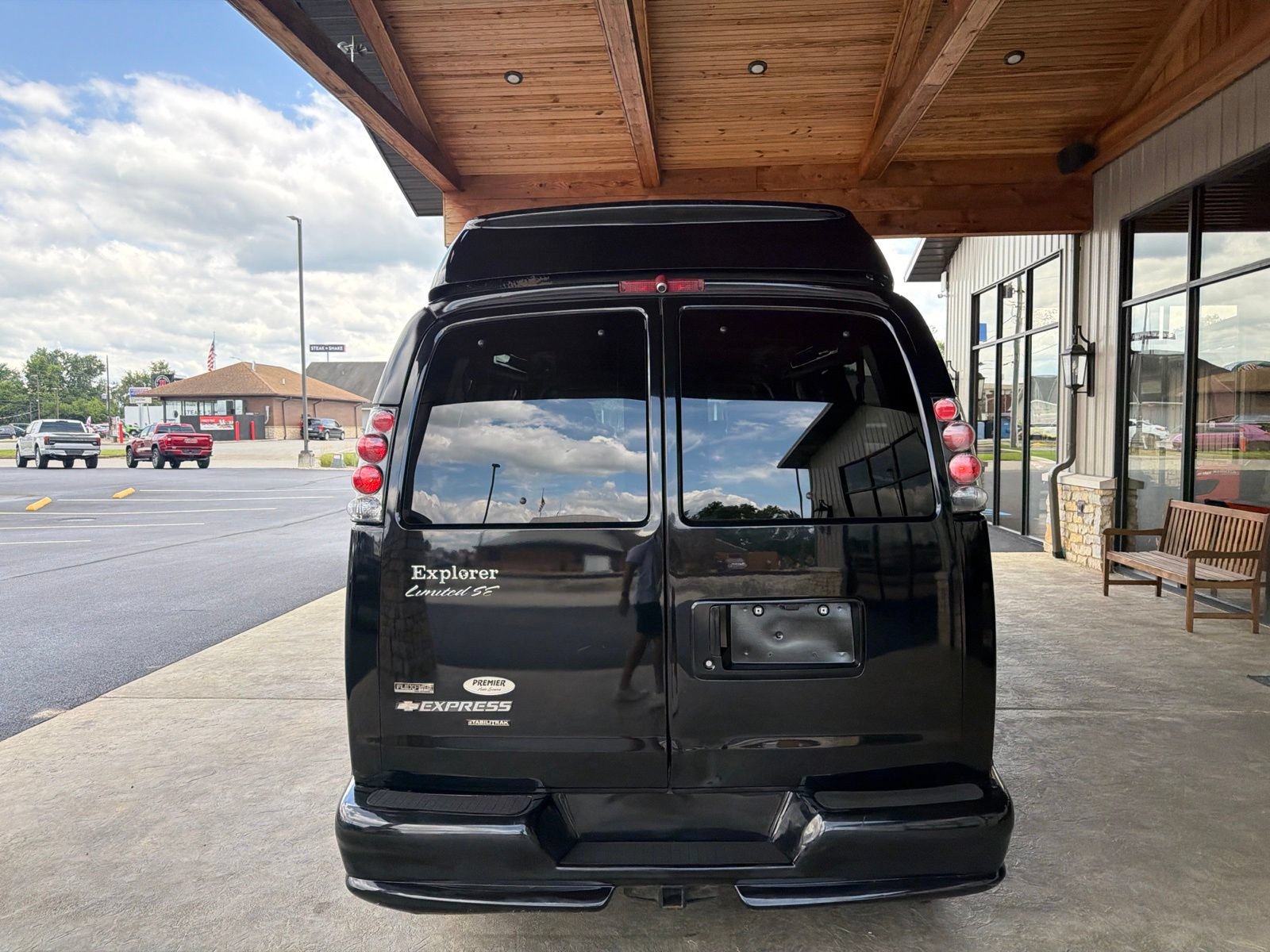 Used 2012 Chevrolet Express 1500 RWD image 17