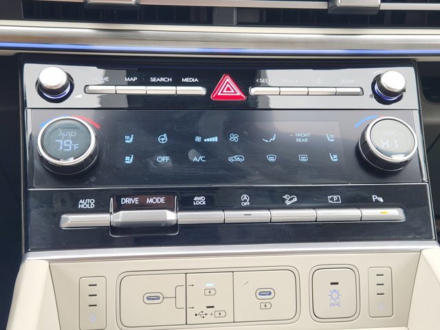 Used 2025 Hyundai Santa Fe Calligraphy image 18