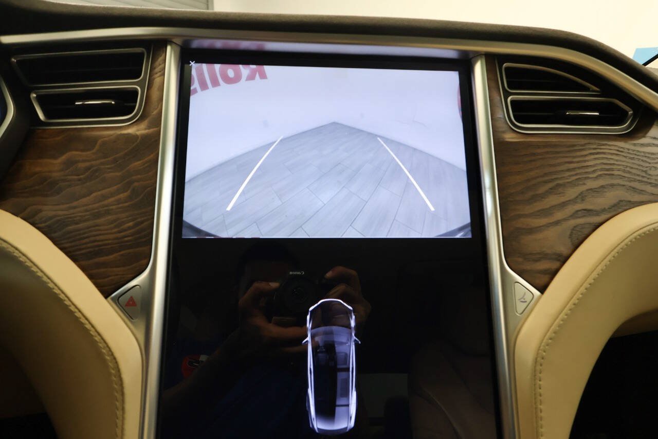 Used 2017 Tesla Model X 75D AWD/4WD image 30