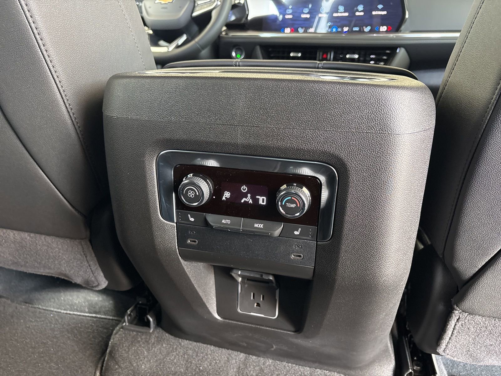 New 2026 Chevrolet Suburban LT RWD image 23