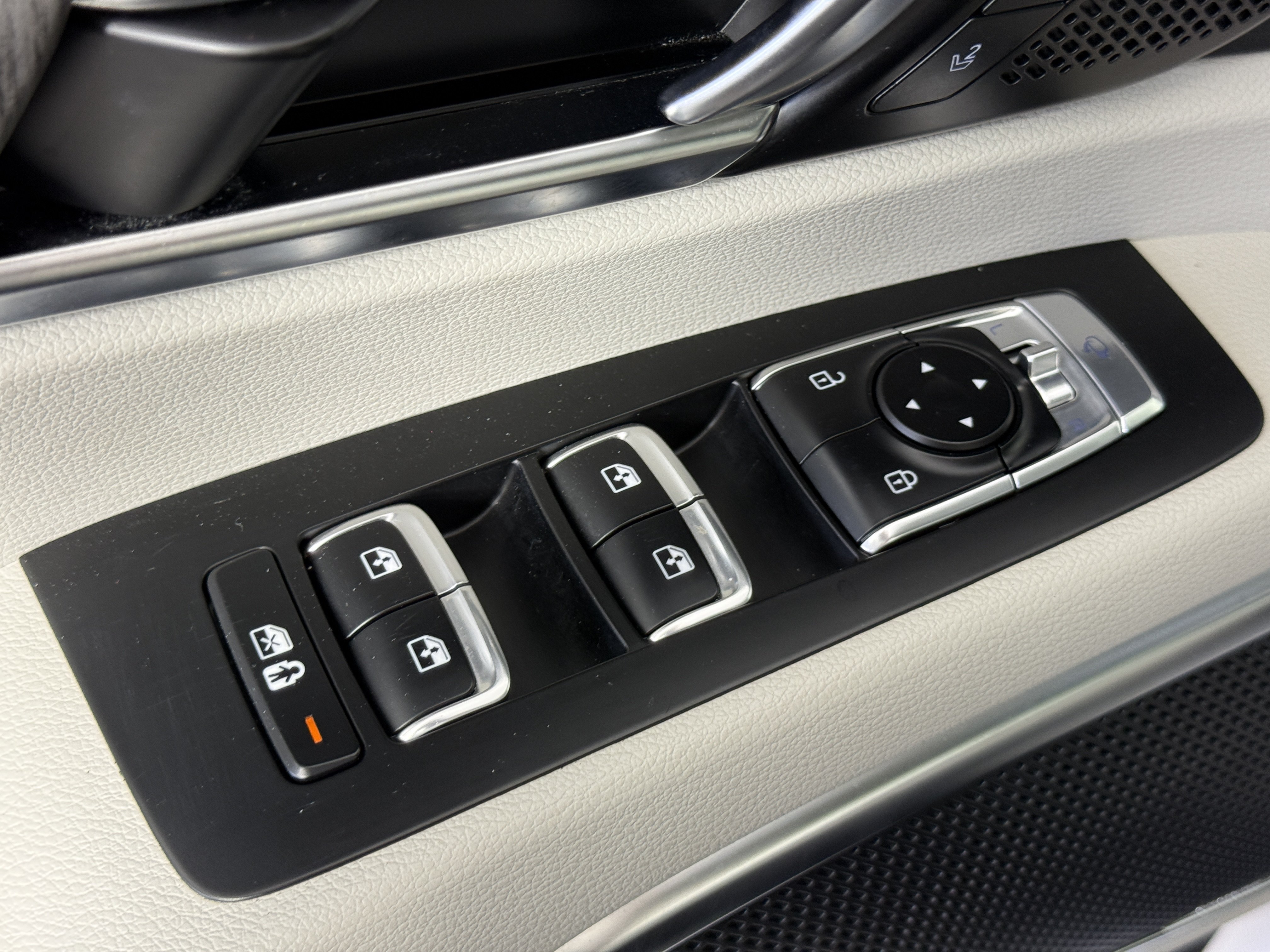Used 2023 Kia Telluride SX FWD image 15