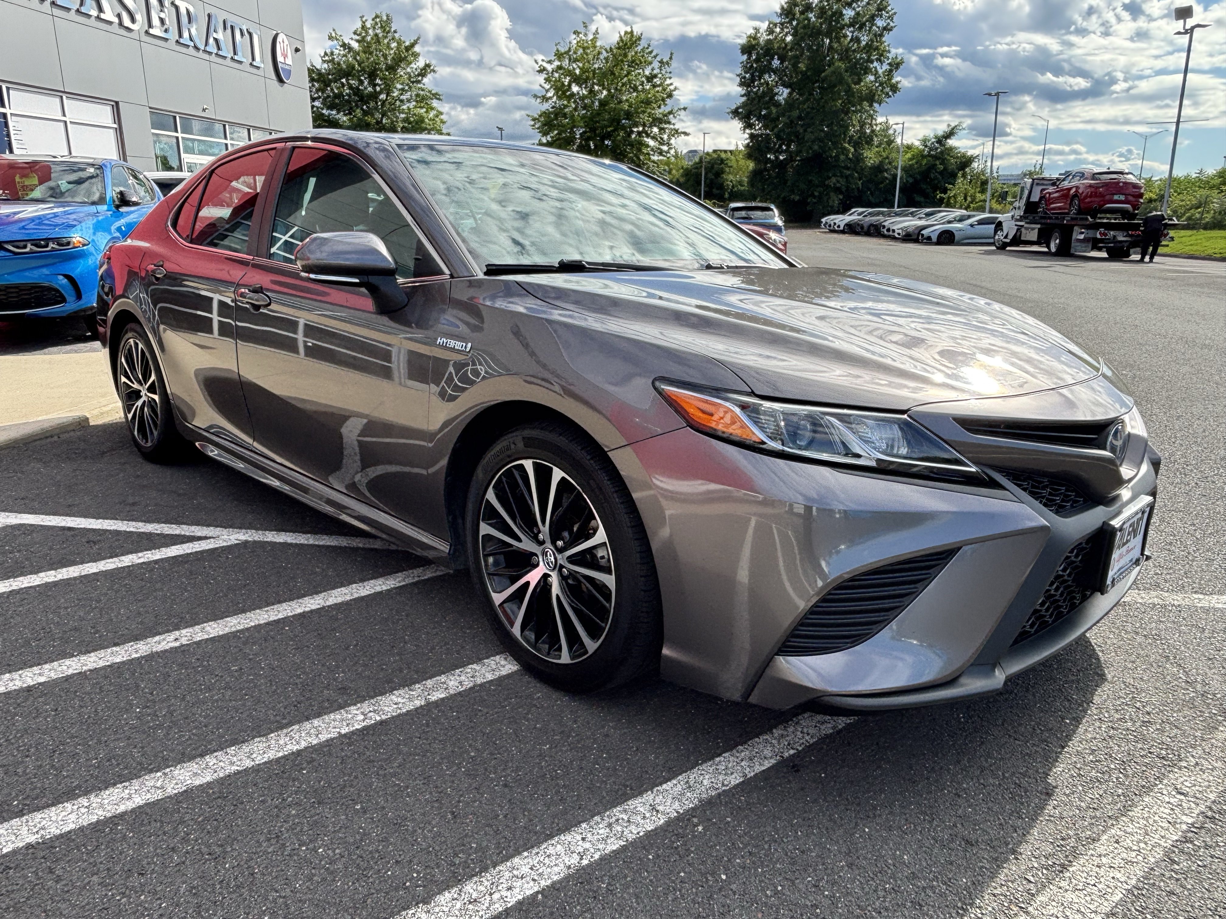 Used 2019 Toyota Camry SE w/ Audio Package FWD image 9