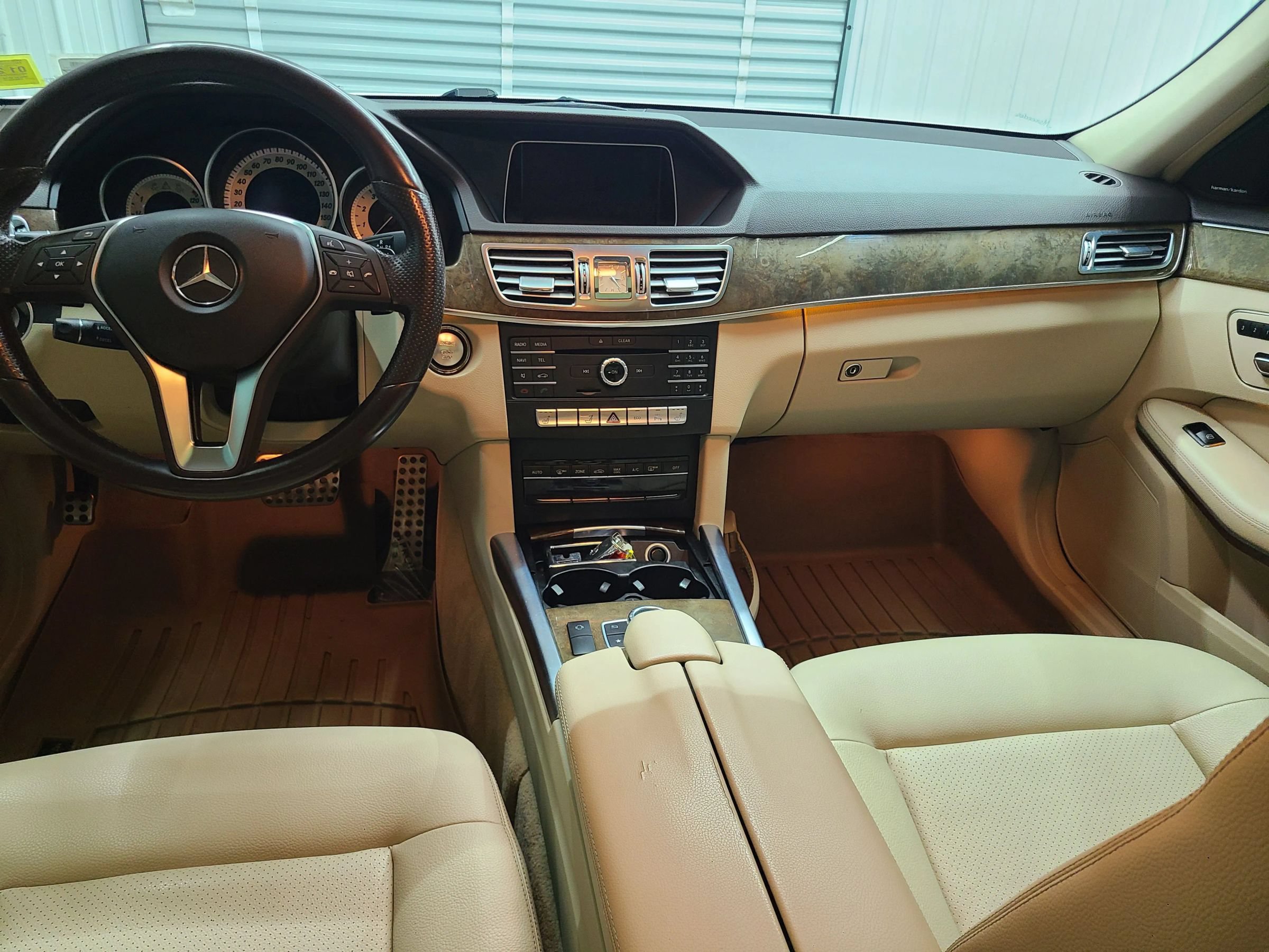 Used 2016 Mercedes-Benz E 350 4MATIC Wagon image 2