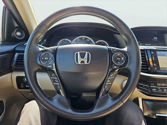 Used 2017 Honda Accord Touring image 17