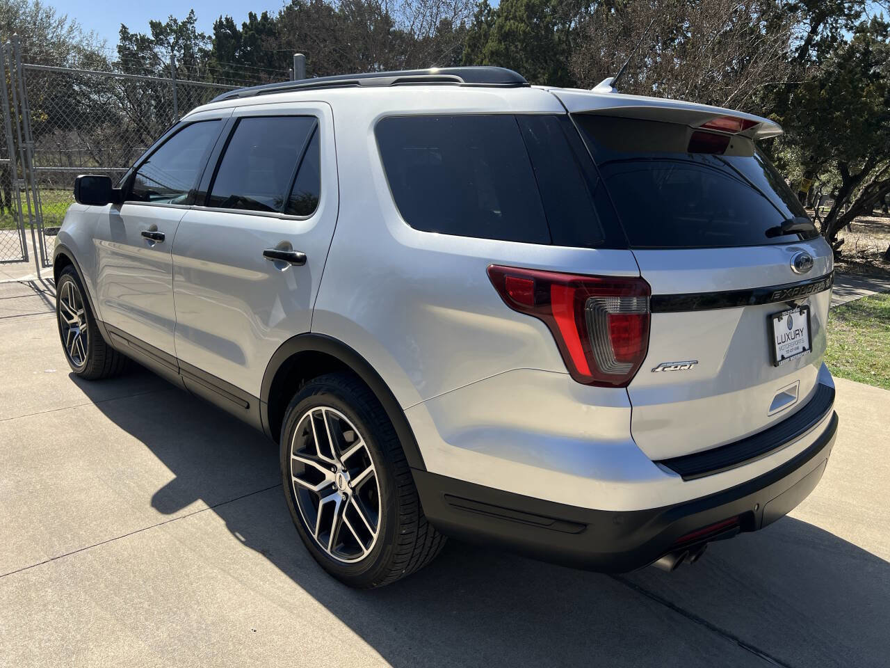 Used 2018 Ford Explorer Sport w/ Equipment Group 401A image 9