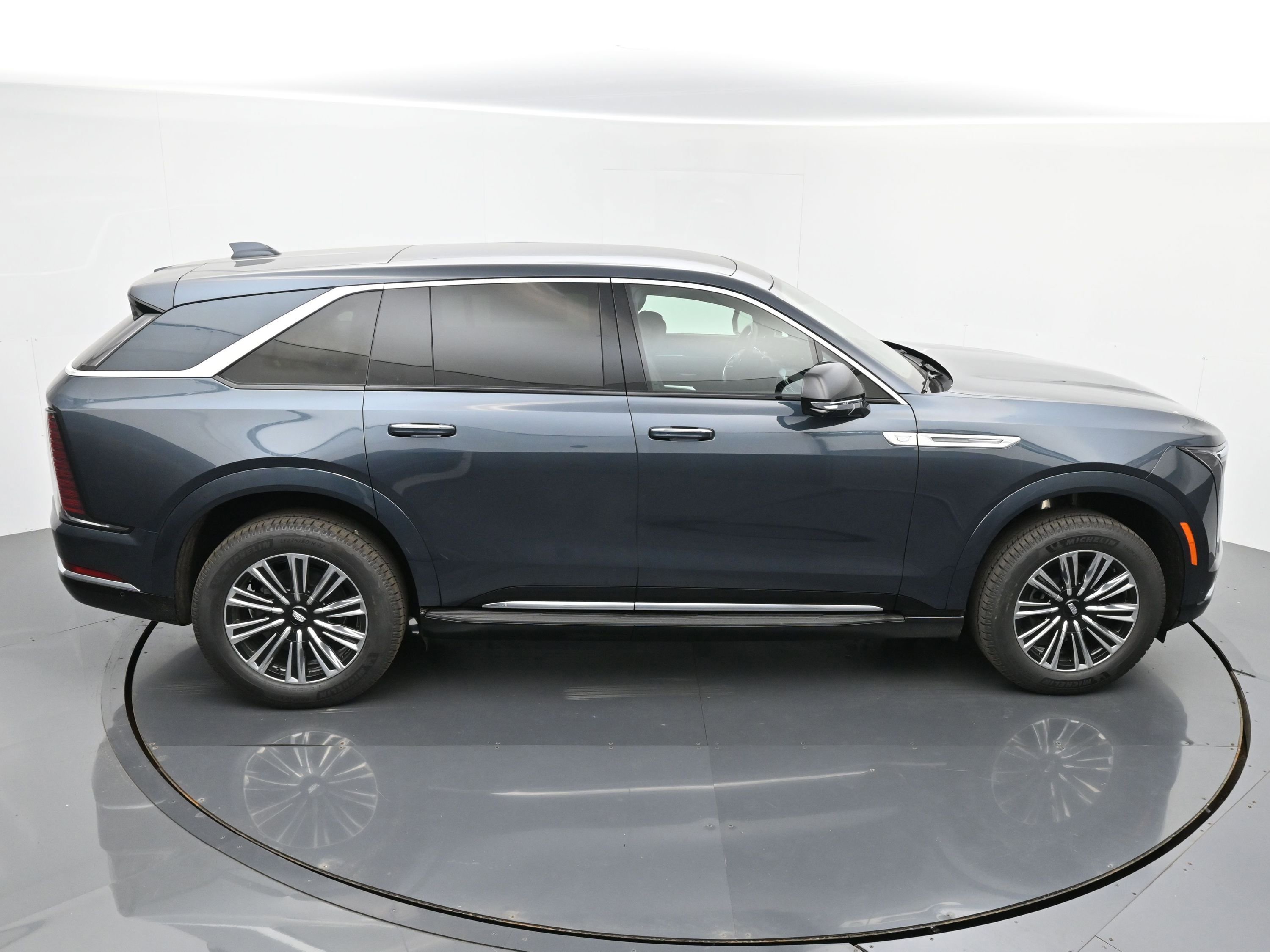 New 2026 Cadillac Escalade IQ Luxury 1 w/ LPO, Floor Liner Package image 28