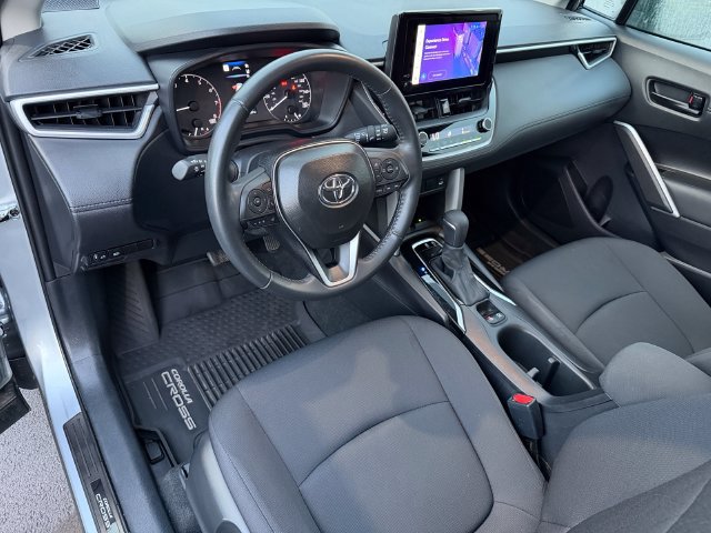 Certified 2025 Toyota Corolla Cross LE w/ Moonroof Package FWD image 13