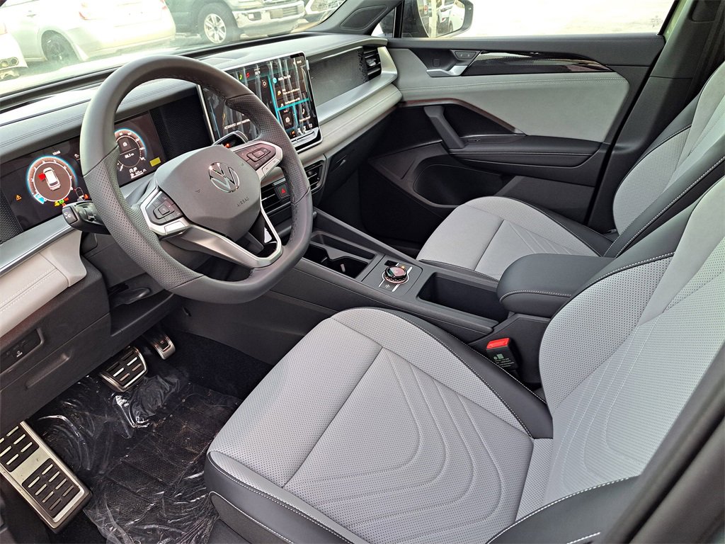 New 2026 Volkswagen Tiguan SE R-Line image 7