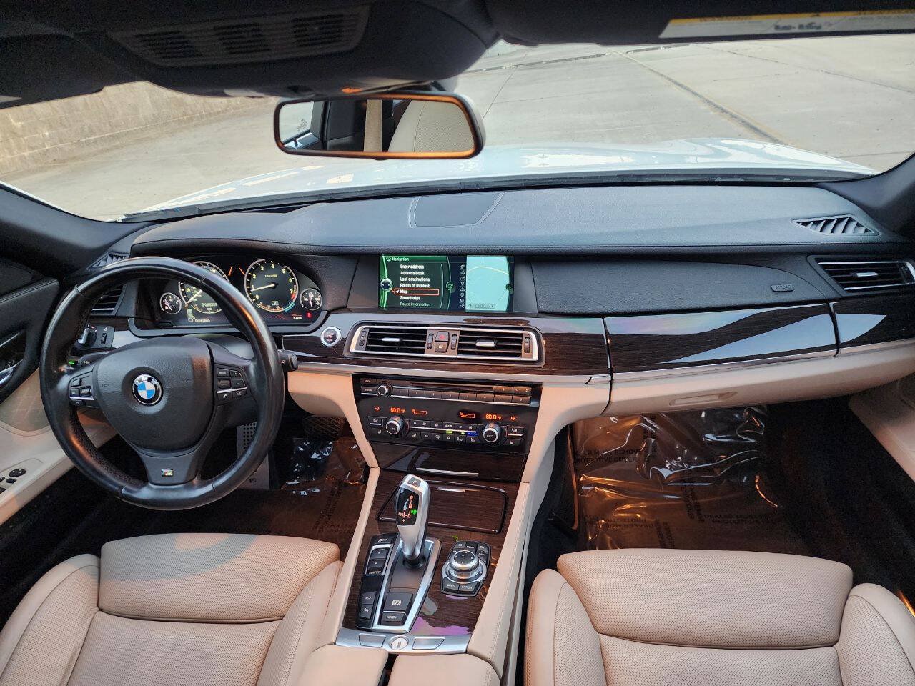Used 2012 BMW 750Li w/ Driver Assistance Pkg RWD image 11