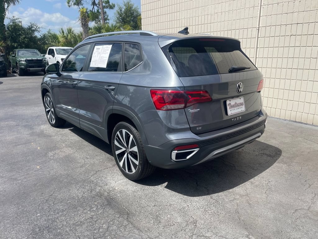 Used 2022 Volkswagen Taos SE FWD image 3
