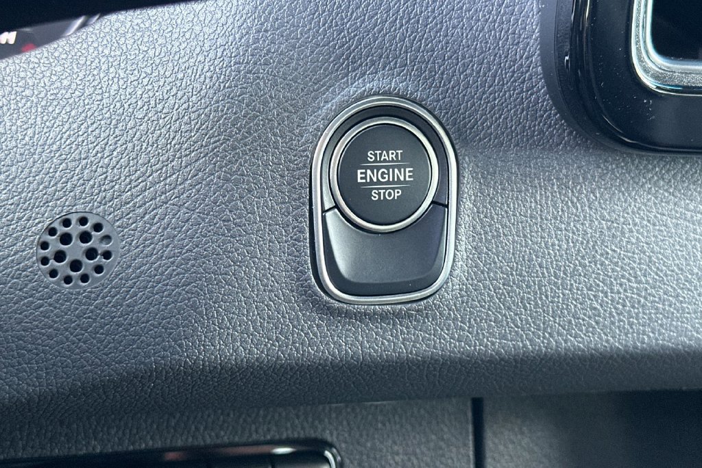 Used 2025 Mercedes-Benz Sprinter 2500 image 24