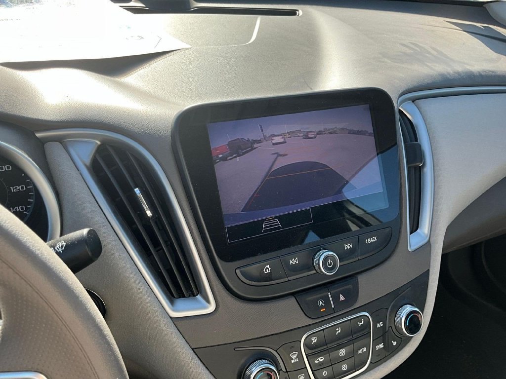 Used 2022 Chevrolet Malibu LT FWD image 15