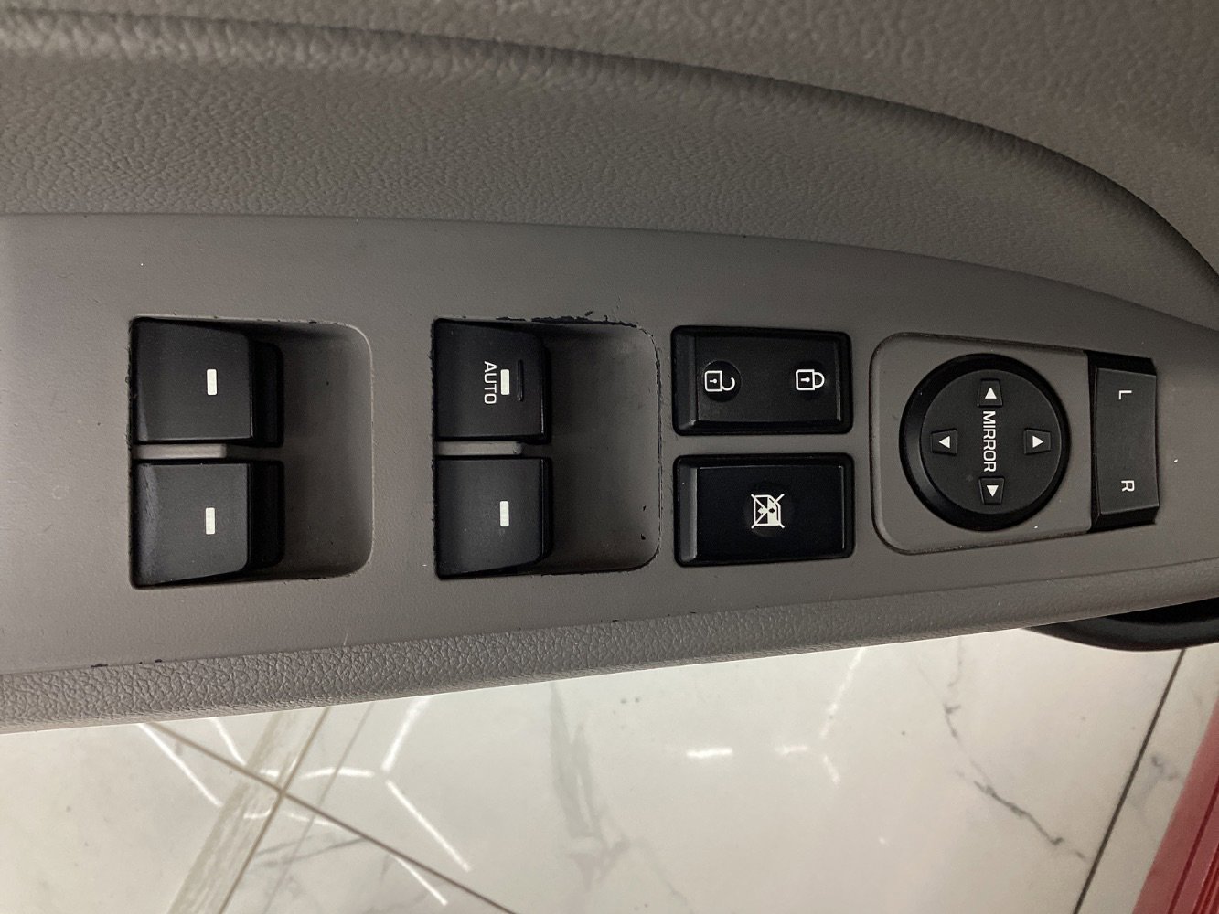 Used 2017 Hyundai Elantra Limited image 37