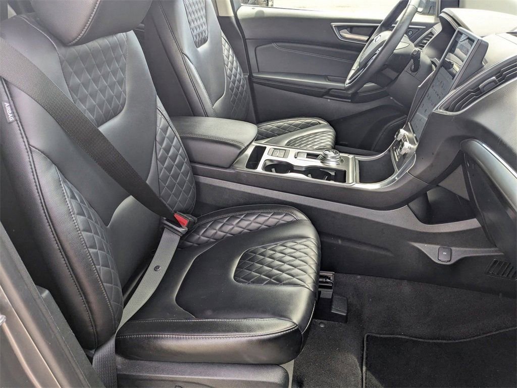 Used 2024 Ford Edge Titanium image 37