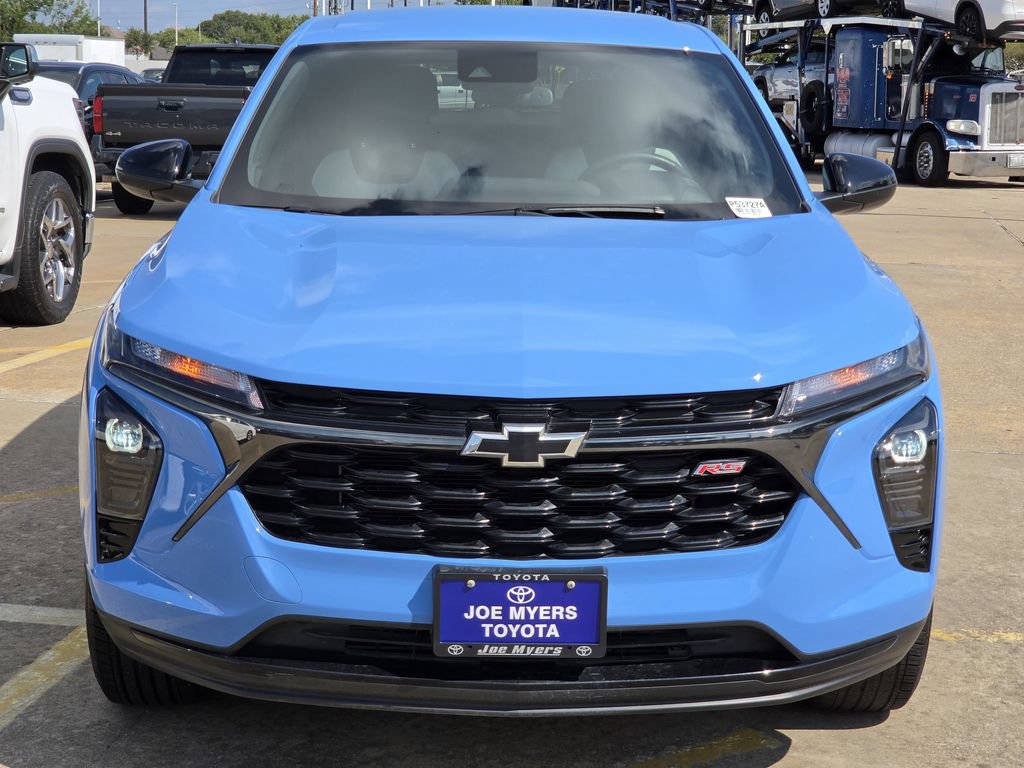 Used 2024 Chevrolet Trax RS w/ Driver Confidence Package FWD image 3