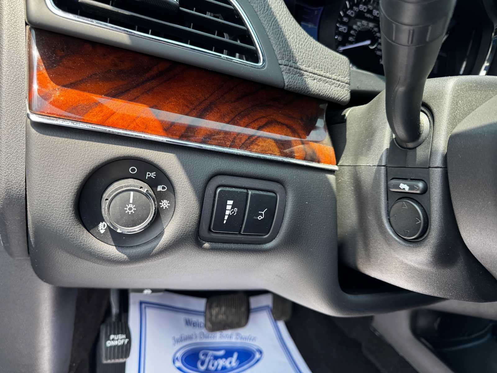 Used 2013 Lincoln MKT AWD image 20