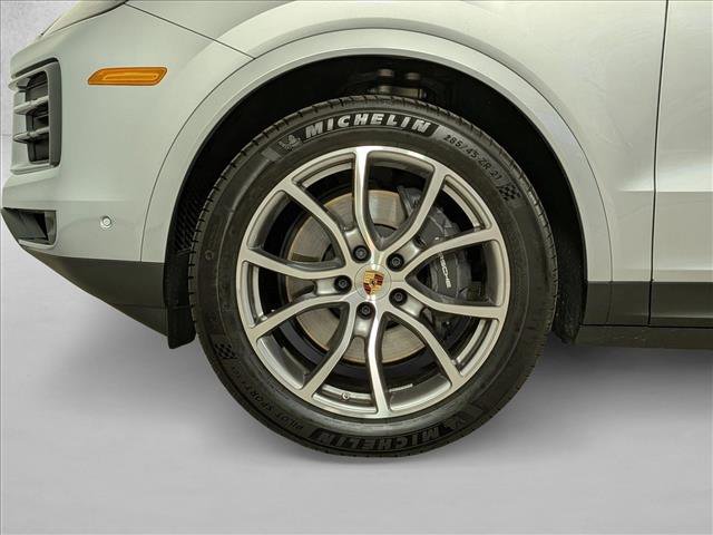 Certified 2025 Porsche Cayenne image 27