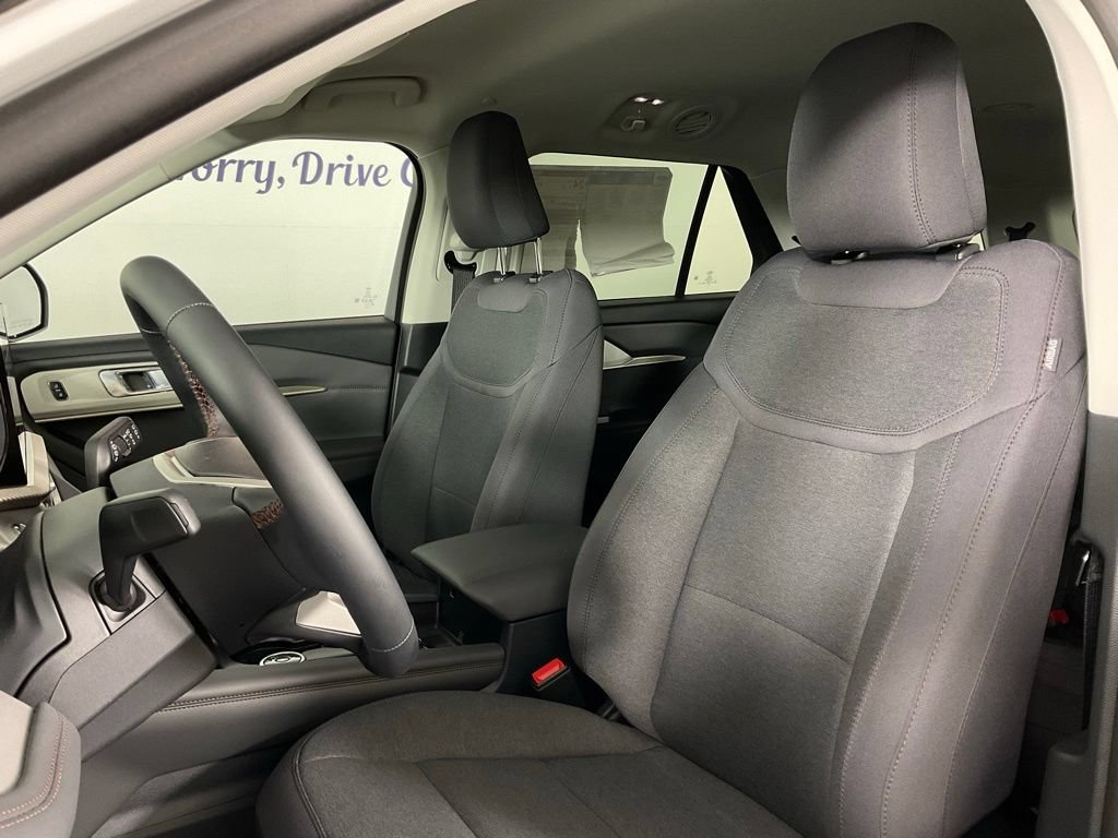 New 2026 Ford Explorer Active RWD image 14