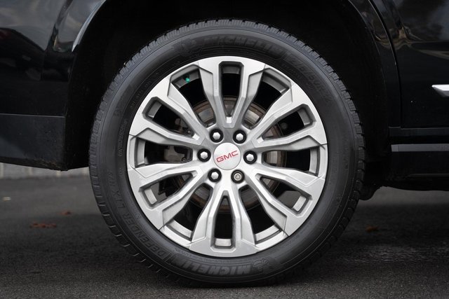 Used 2021 GMC Yukon Denali w/ Denali Premium Package image 27