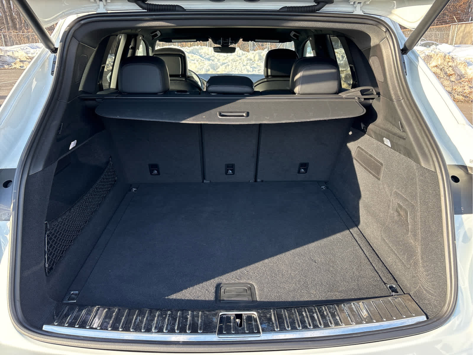 Used 2022 Porsche Cayenne Platinum Edition image 9