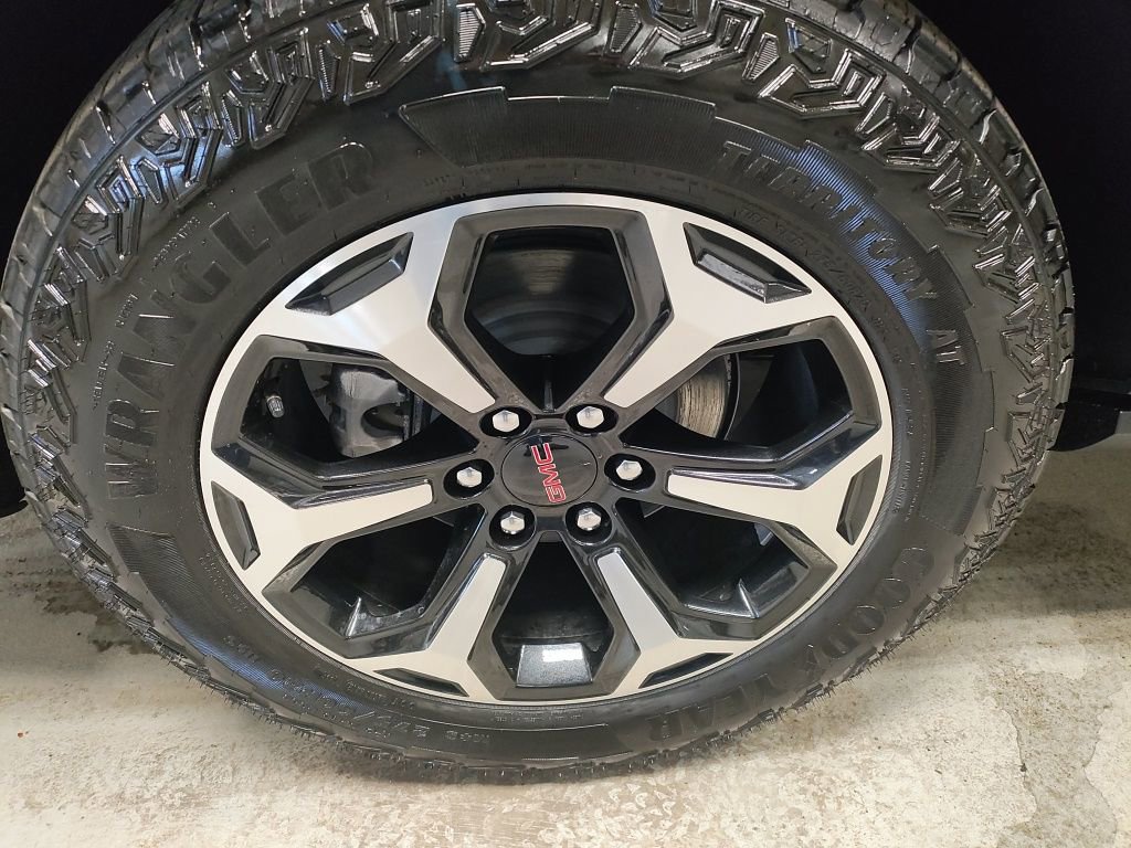 New 2026 GMC Yukon XL AT4 w/ AT4 Premium Plus Package image 3