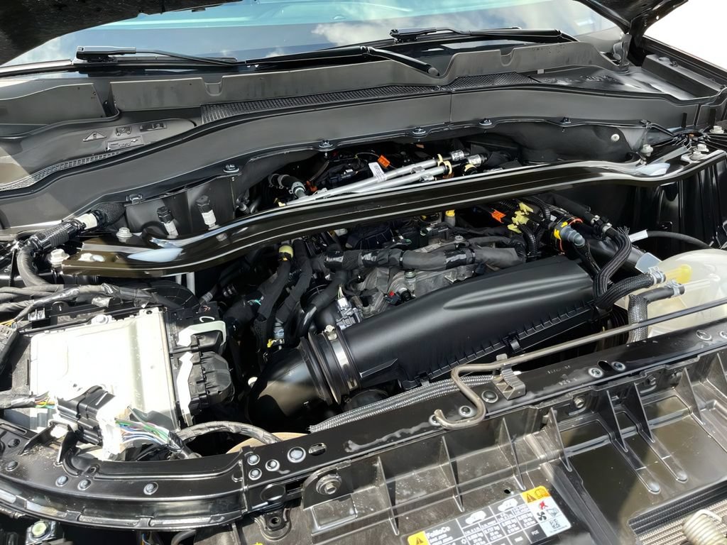 Used 2025 Ford Explorer ST-Line AWD/4WD image 8