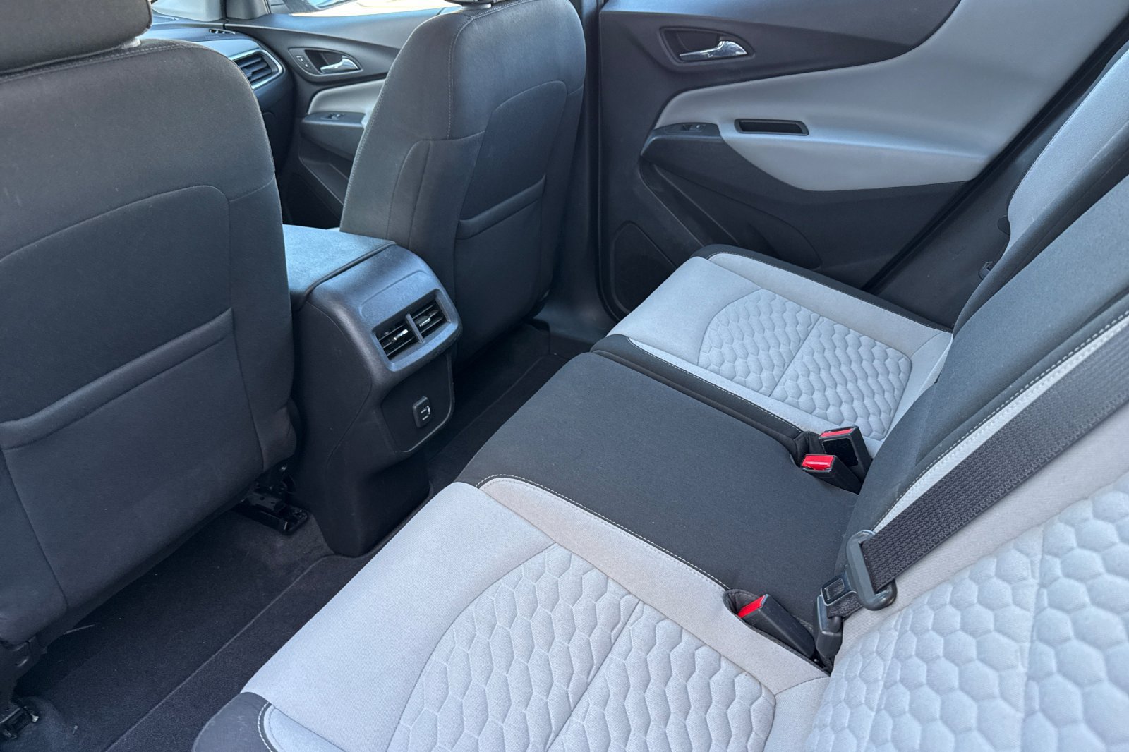 Used 2019 Chevrolet Equinox LS AWD/4WD image 12