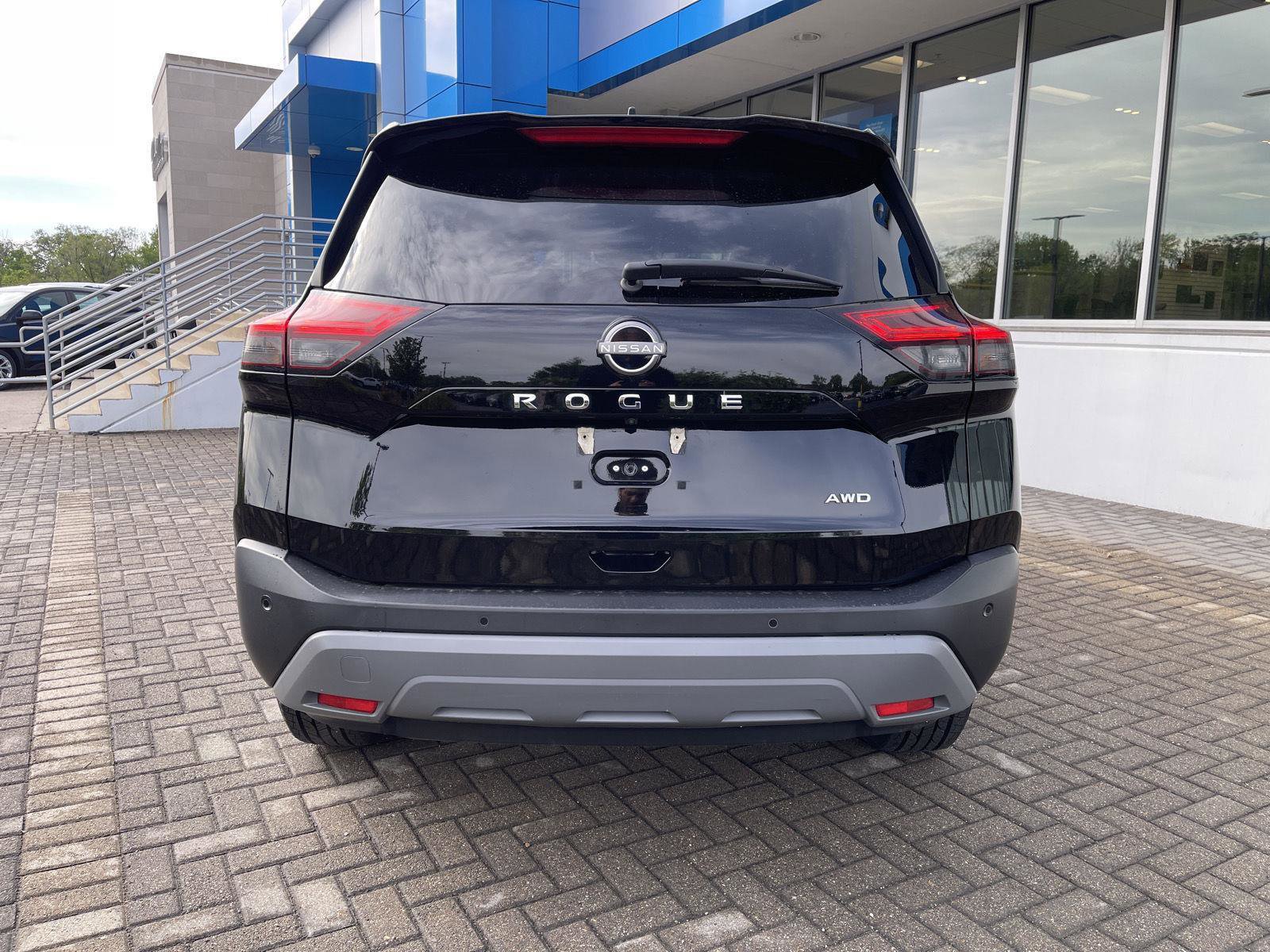 Used 2023 Nissan Rogue S AWD/4WD image 4