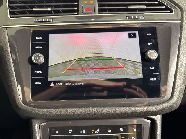 Certified 2023 Volkswagen Tiguan SEL R-Line AWD/4WD image 28