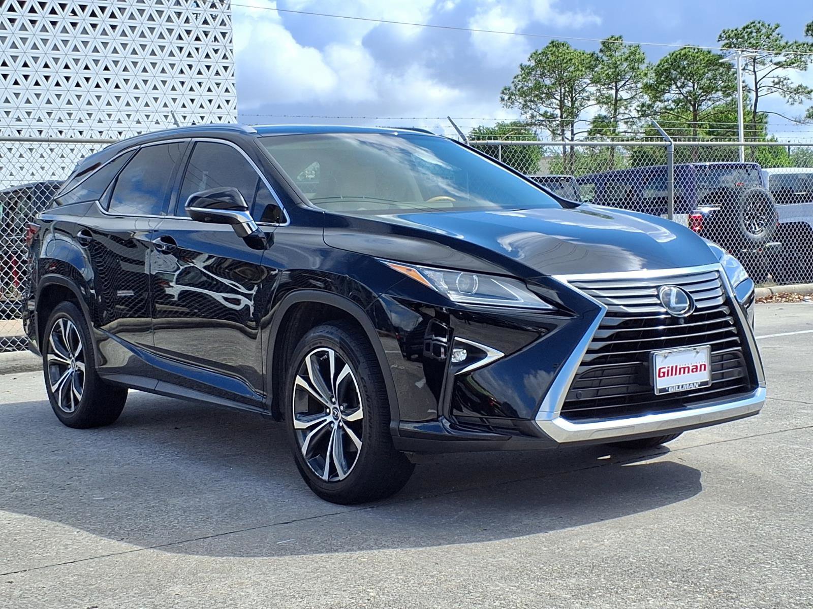 Used 2019 Lexus RX 350L FWD image 2