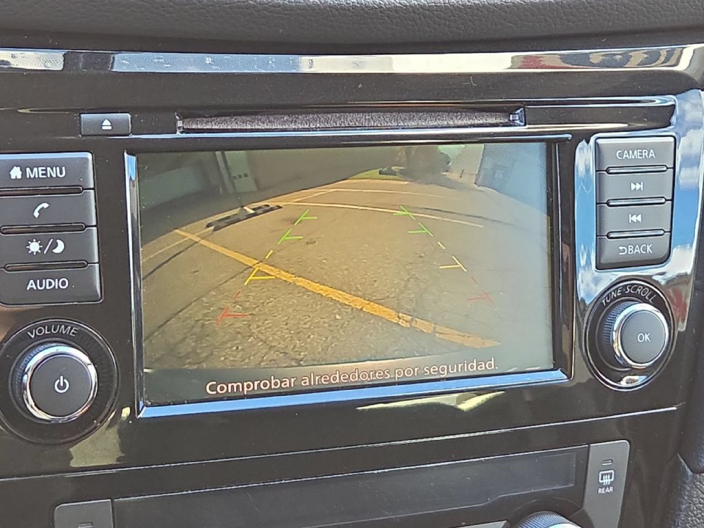 Used 2018 Nissan Rogue SV AWD/4WD image 25