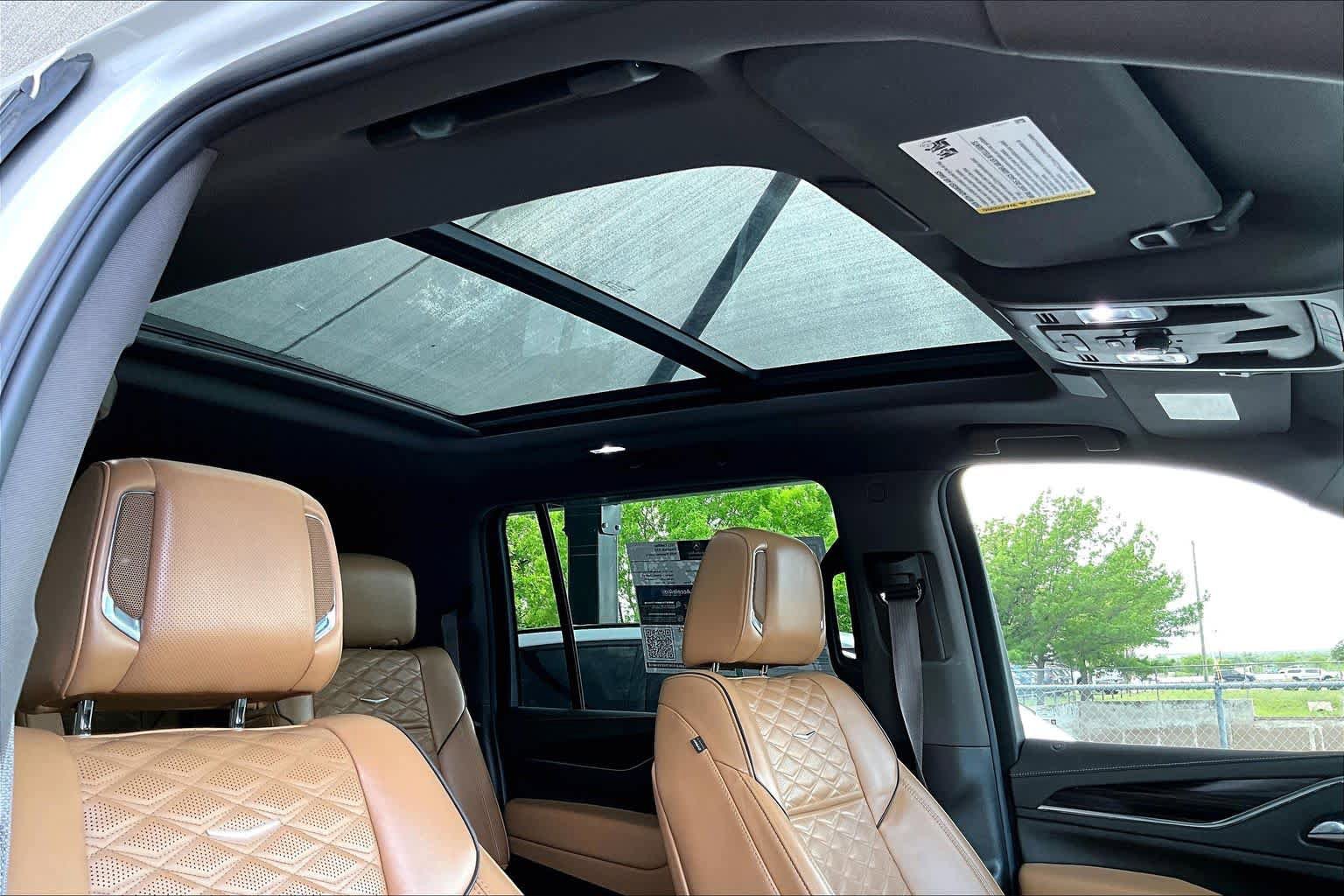 Used 2023 Cadillac Escalade ESV Premium Luxury RWD image 14